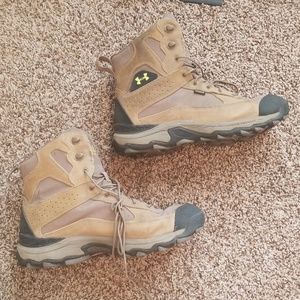 Under Armour Mens Hiking Boots size 12